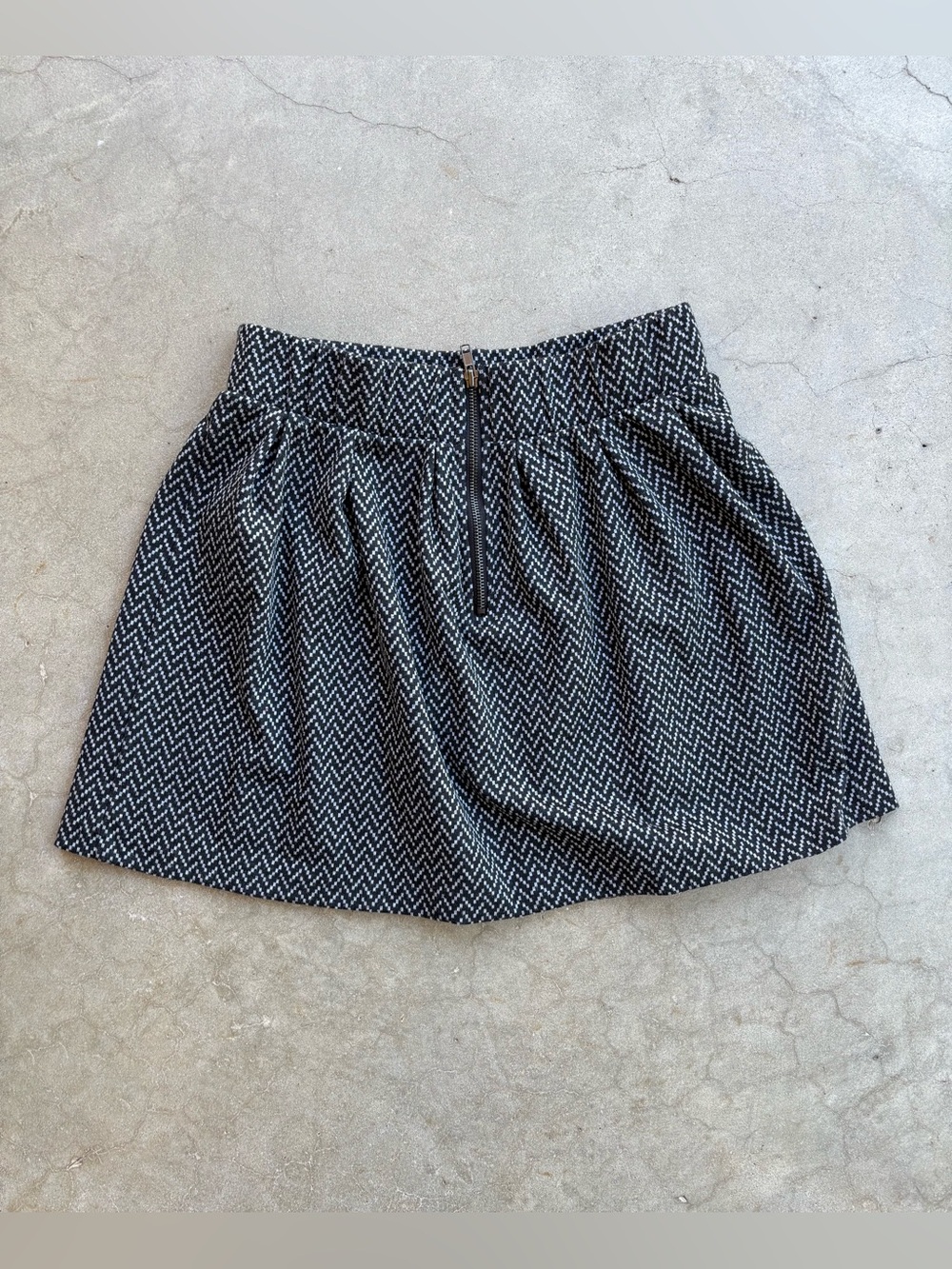 Candie’s Y2K Black White Chevron A-Line Mini Skirt Front Zip Size 5